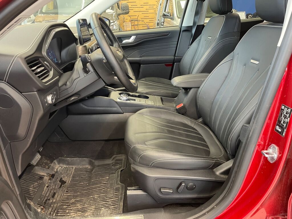 Ford Kuga 2021 Lucid Red