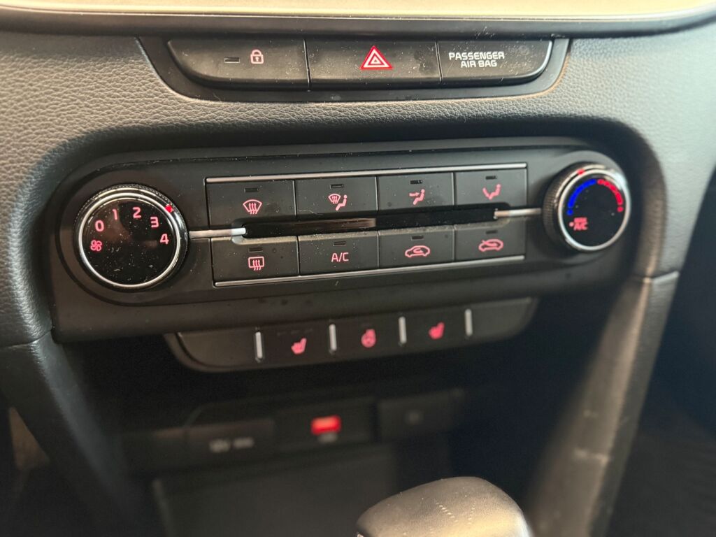 Kia Ceed 2021 Sininen