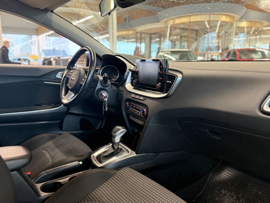 Kia Ceed 2021 Sininen