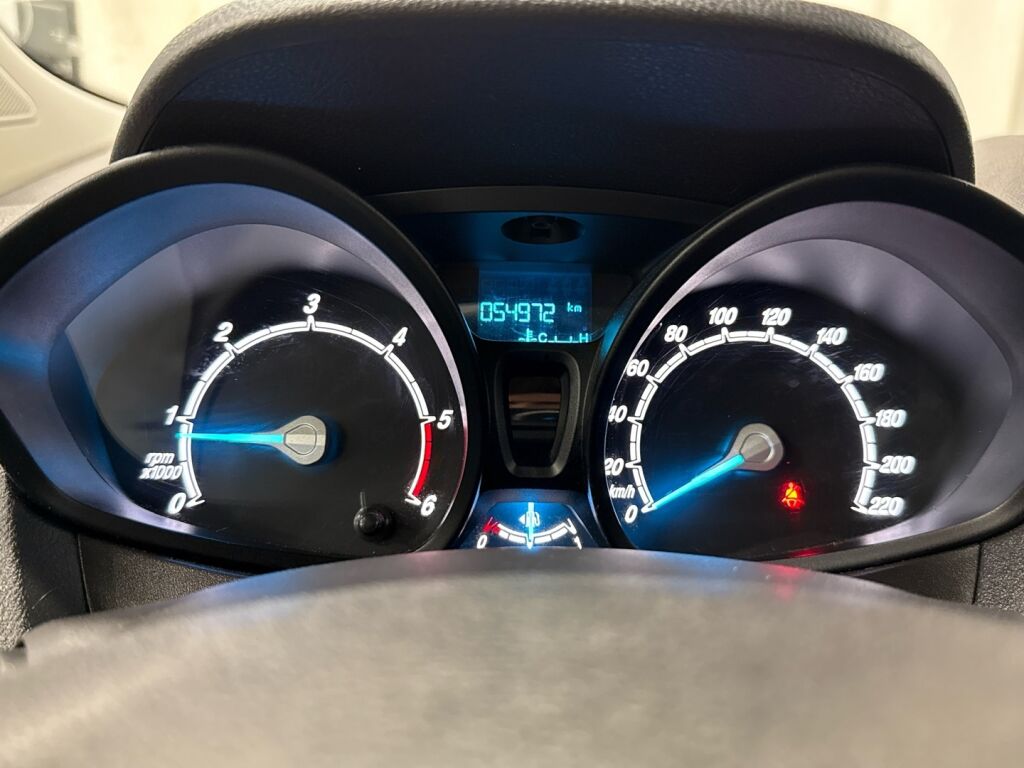 Ford Transit Courier 2021 Valkoinen