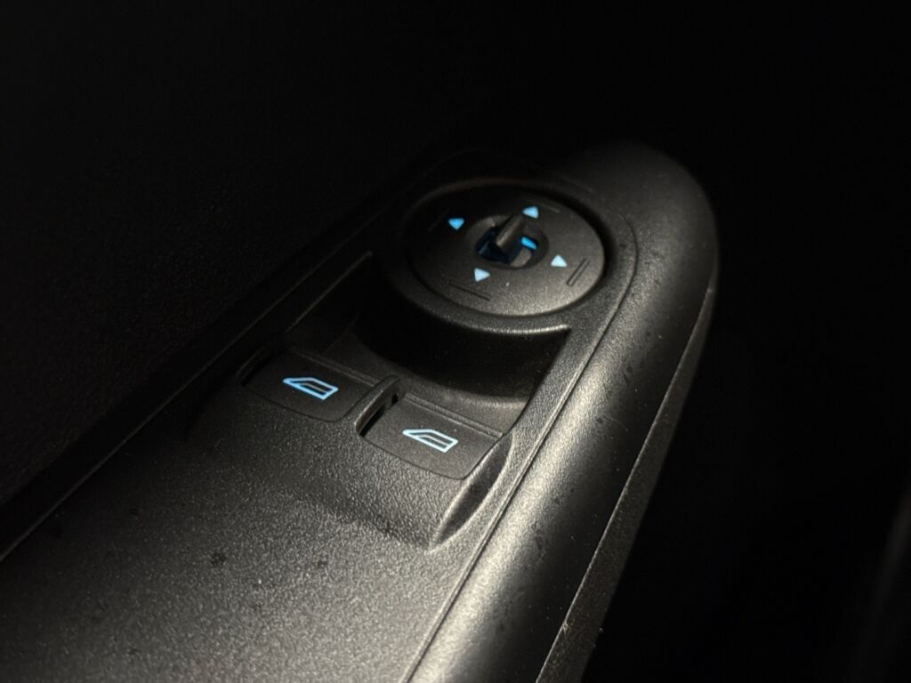 Ford Transit Courier 2021 Valkoinen