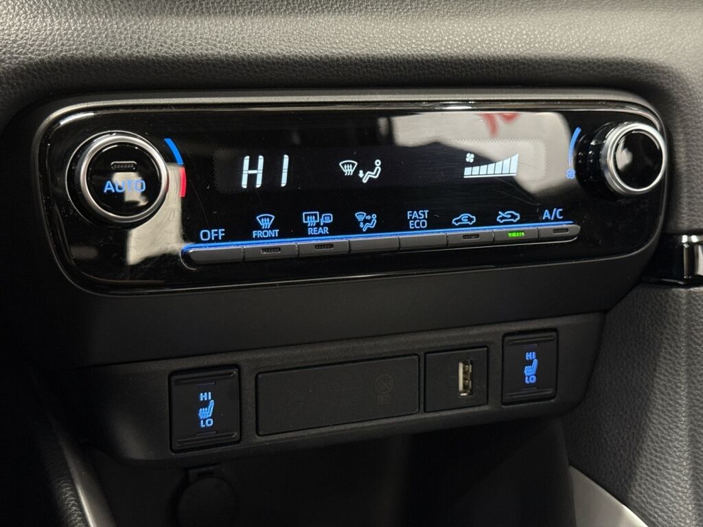 Toyota Yaris 2021 Punainen