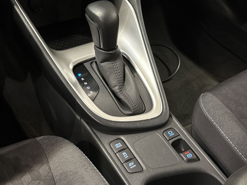 Toyota Yaris 2021 Punainen