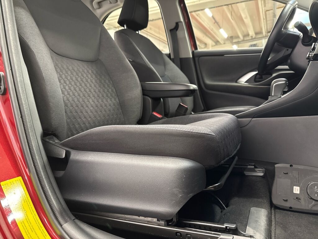 Toyota Yaris 2021 Punainen