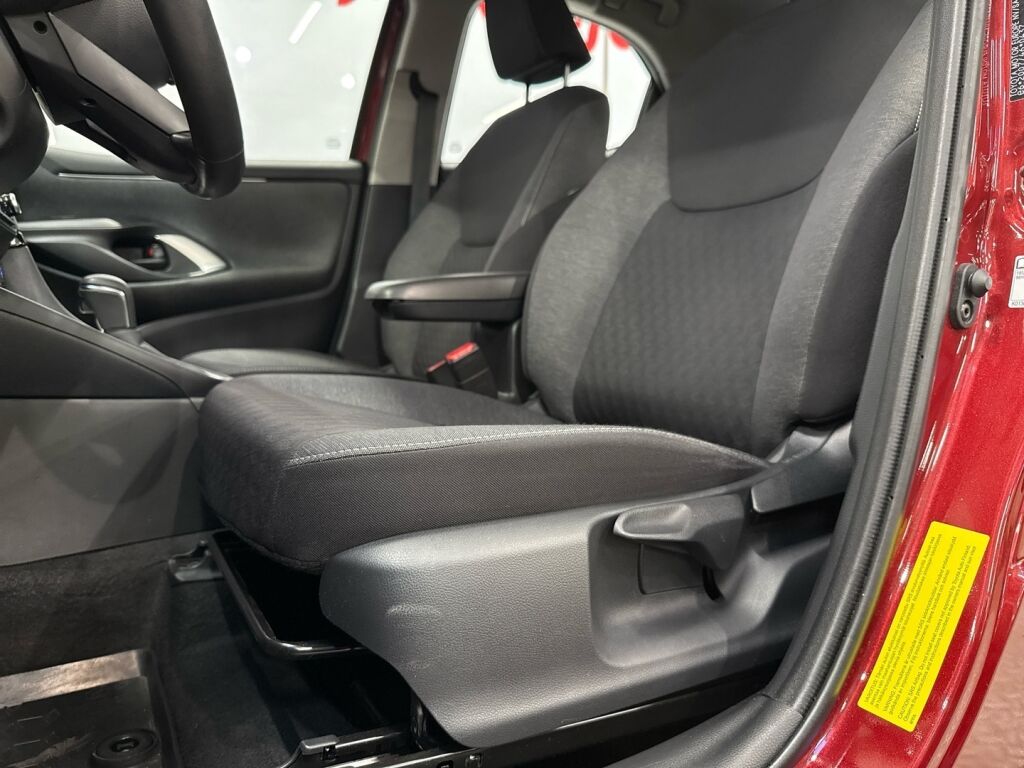 Toyota Yaris 2021 Punainen