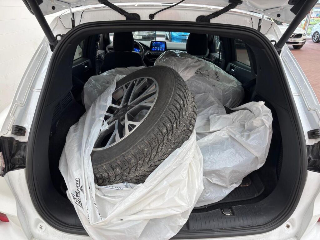 Ford Kuga 2021 Valkoinen