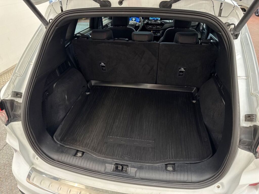 Ford Kuga 2021 Valkoinen