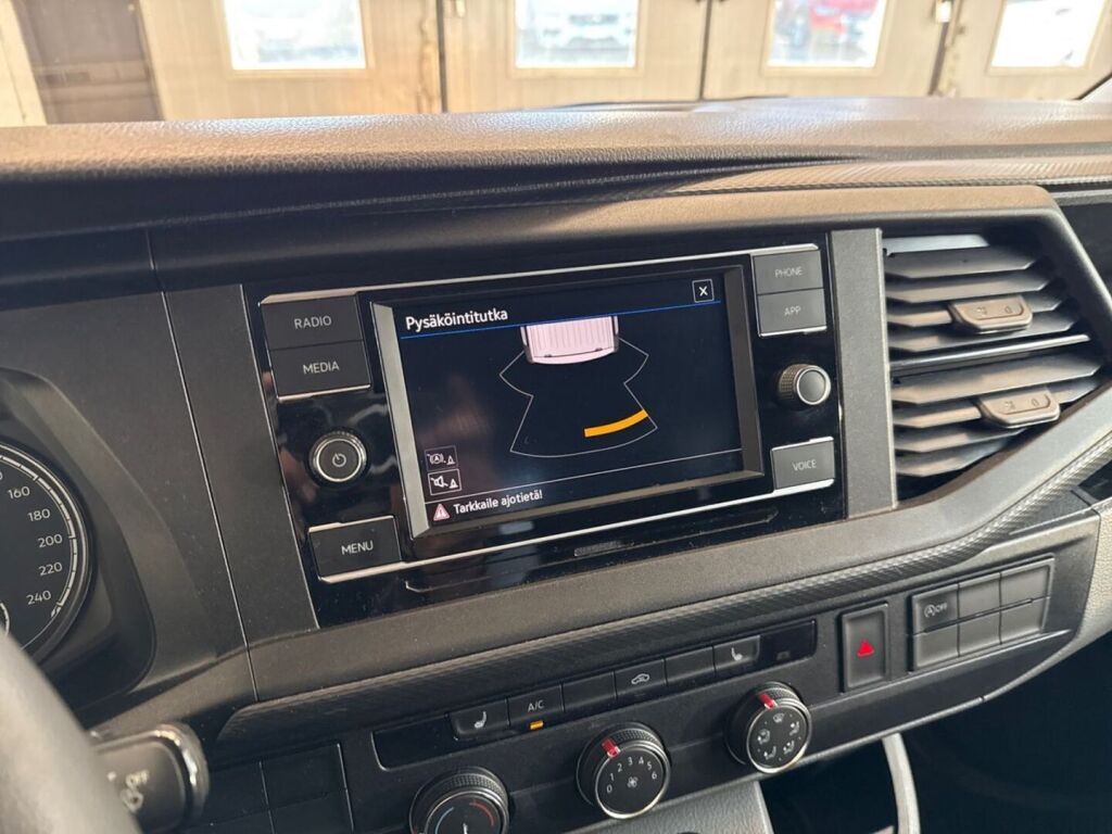 Volkswagen Transporter 2021 Valkoinen