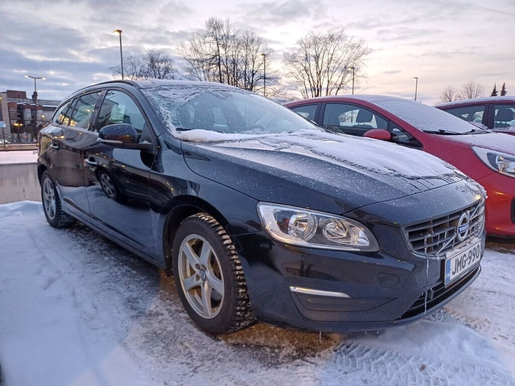 Volvo V60 2016 Musta