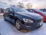 Volvo V60 2016 Musta