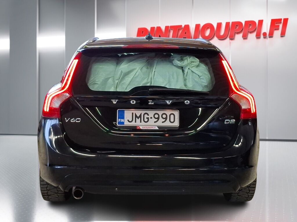 Volvo V60 2016 Musta