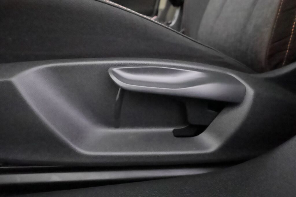 Skoda Kamiq 2021 Musta