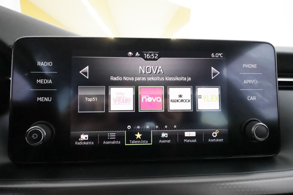 Skoda Kamiq 2021 Musta