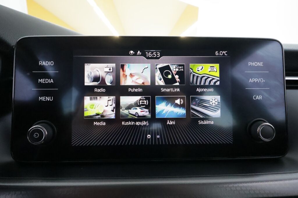 Skoda Kamiq 2021 Musta