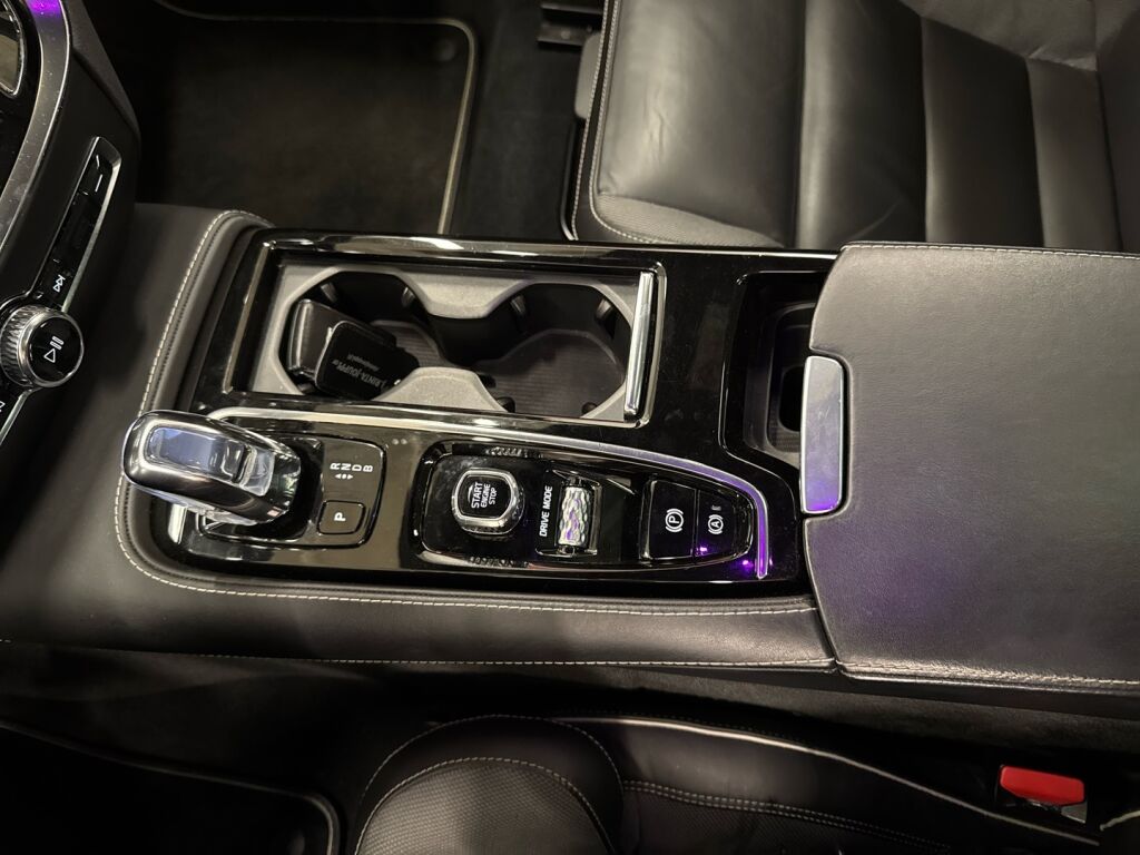 Volvo V60 2019 Harmaa