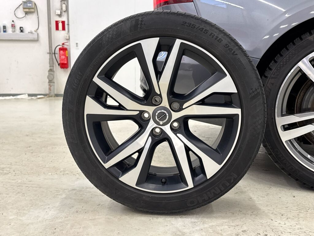 Volvo V60 2019 Harmaa