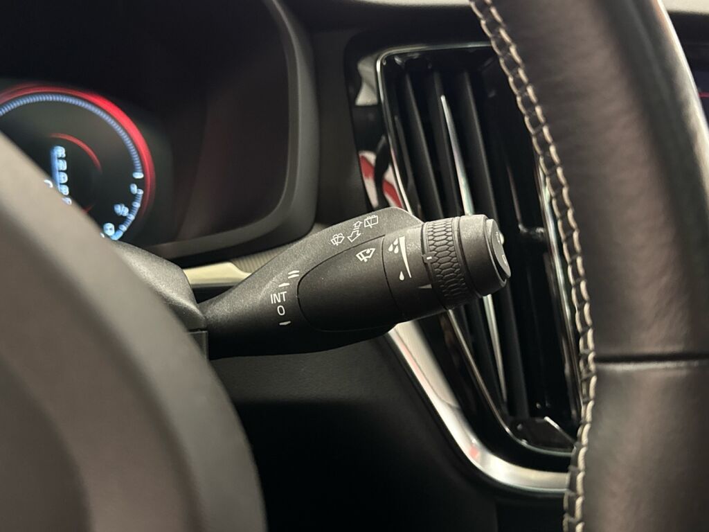 Volvo V60 2019 Harmaa