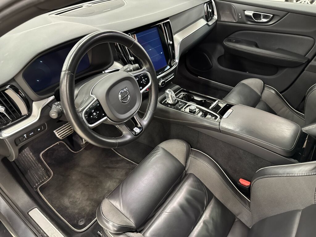 Volvo V60 2019 Harmaa