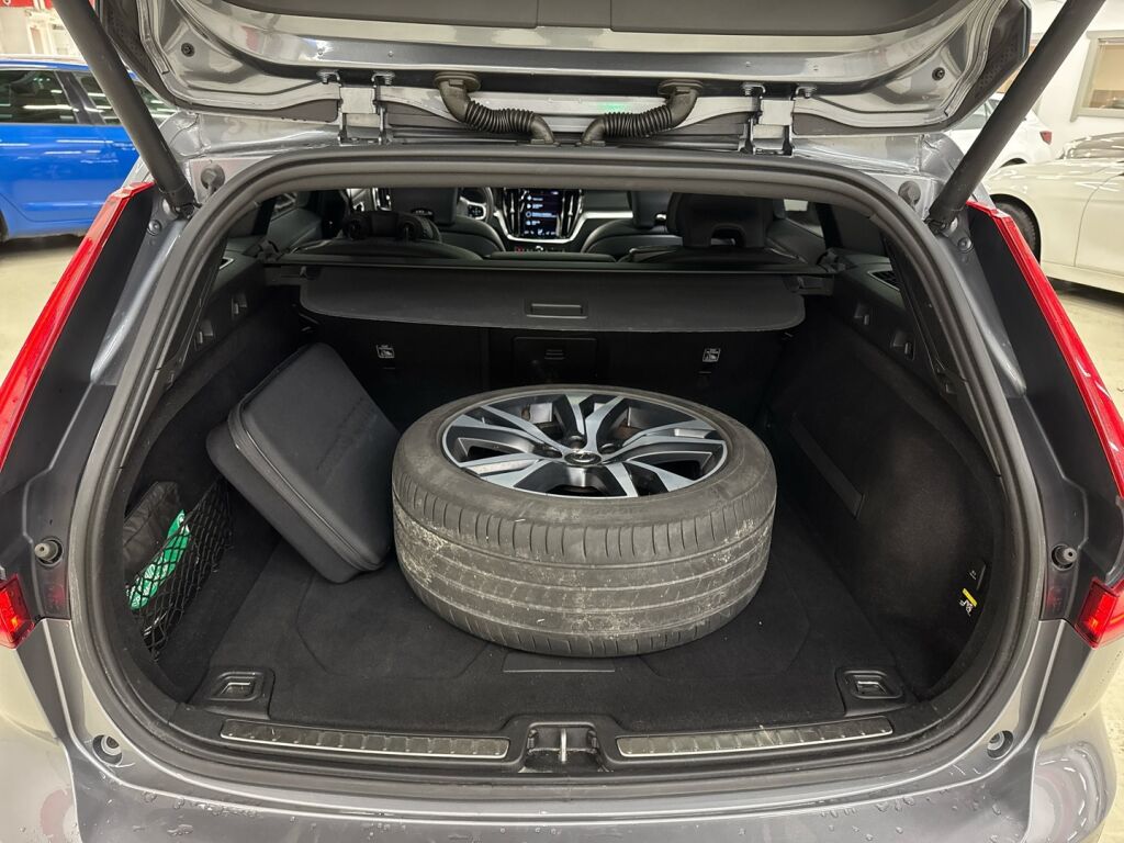 Volvo V60 2019 Harmaa