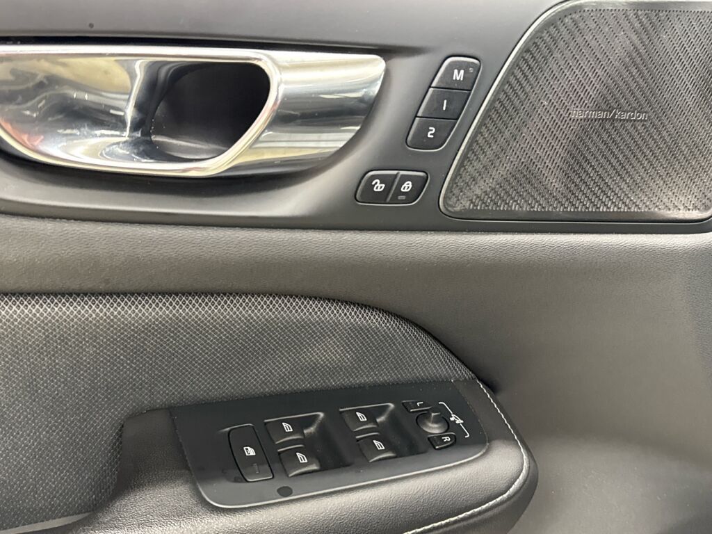 Volvo V60 2019 Harmaa