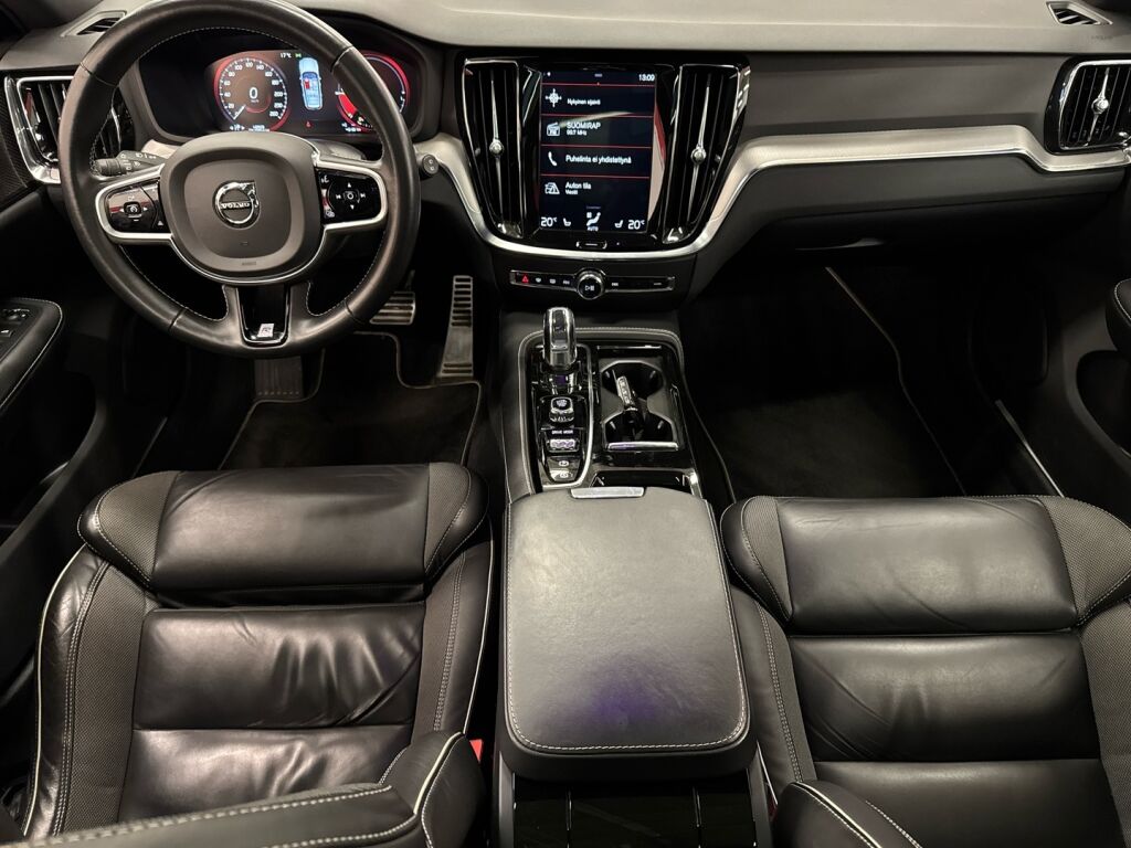 Volvo V60 2019 Harmaa