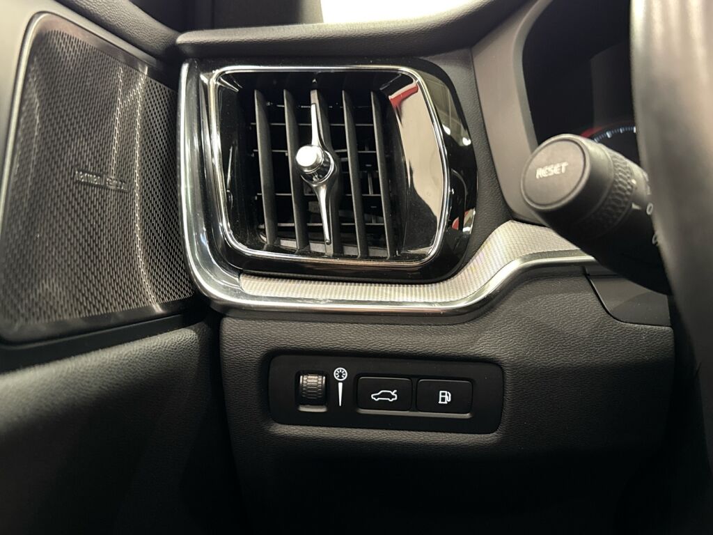 Volvo V60 2019 Harmaa