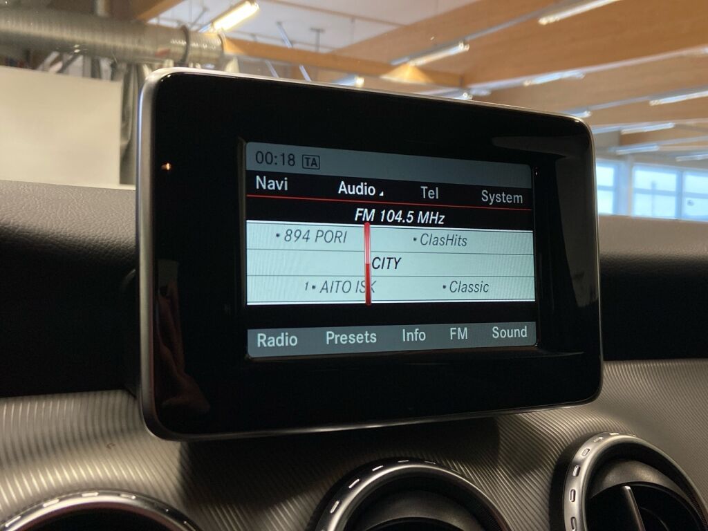 Mercedes-Benz GLA 2014 Musta