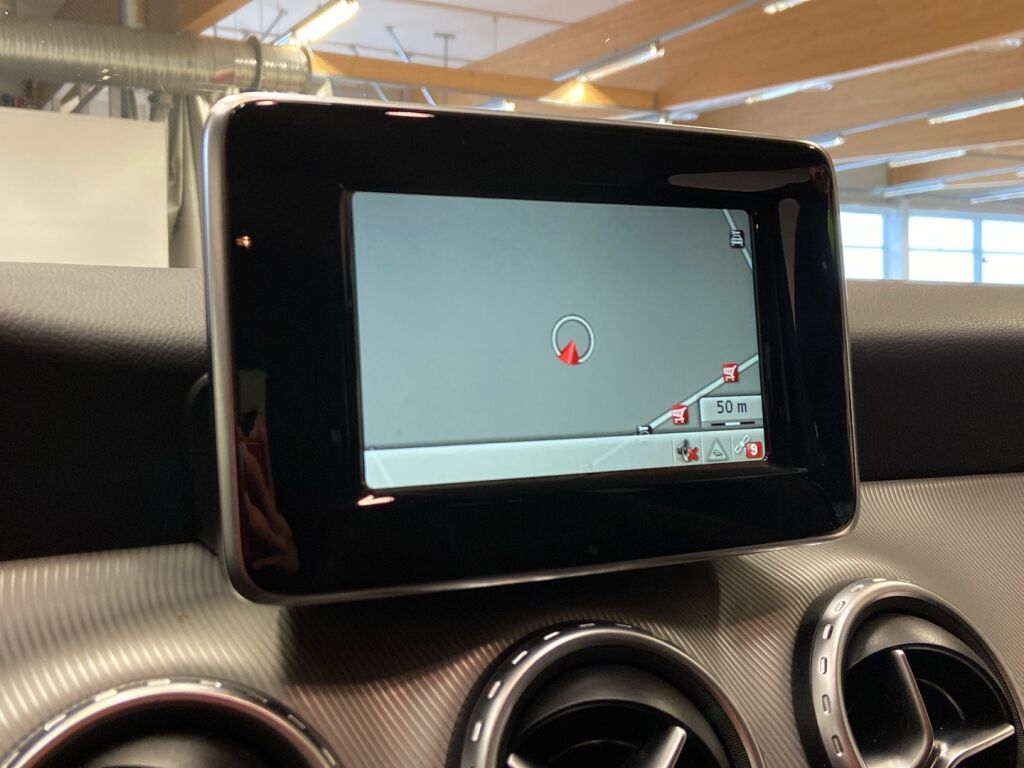 Mercedes-Benz GLA 2014 Musta