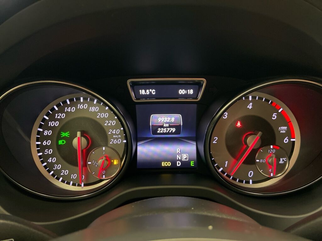 Mercedes-Benz GLA 2014 Musta