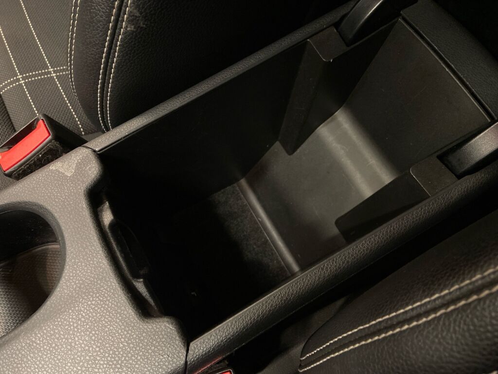 Mercedes-Benz GLA 2014 Musta