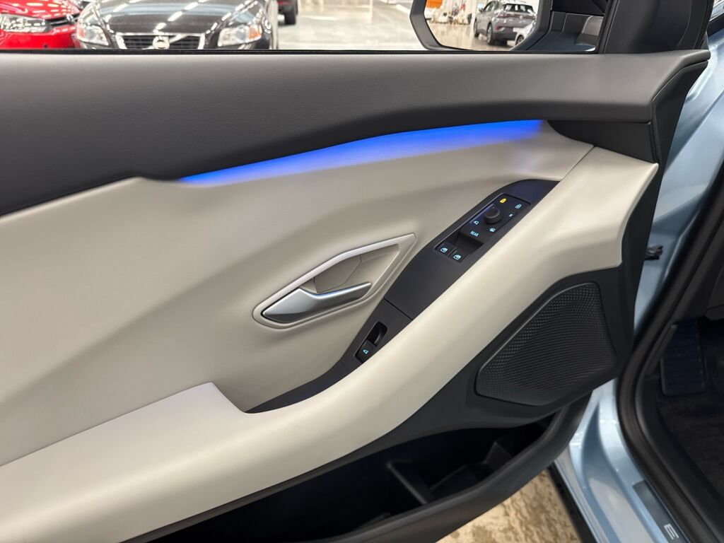 Ford Explorer 2026 Sininen