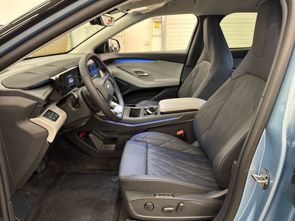 Ford Explorer 2026 Sininen