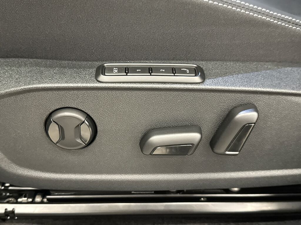 Ford Explorer 2026 Sininen