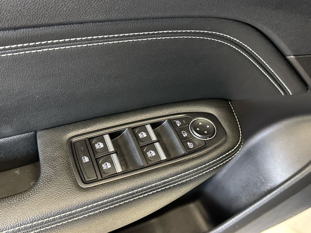 Renault Arkana 2021 Musta