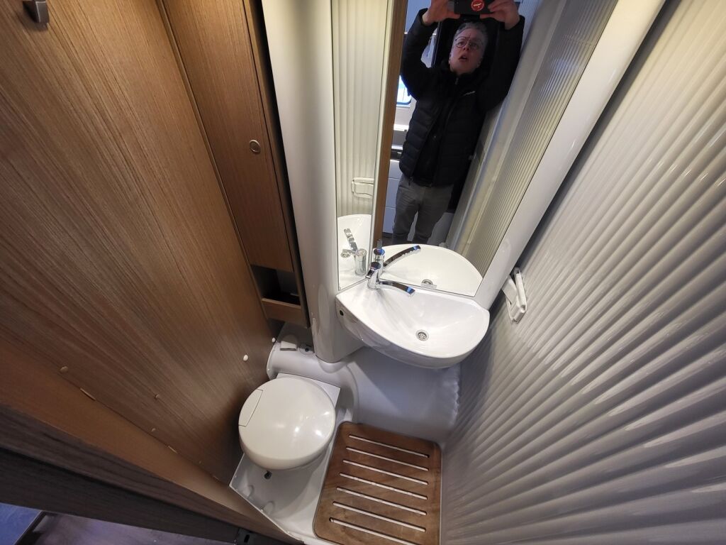 Carado T 448 Edition 15 2021 Harmaa