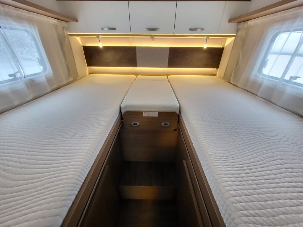 Carado T 448 Edition 15 2021 Harmaa