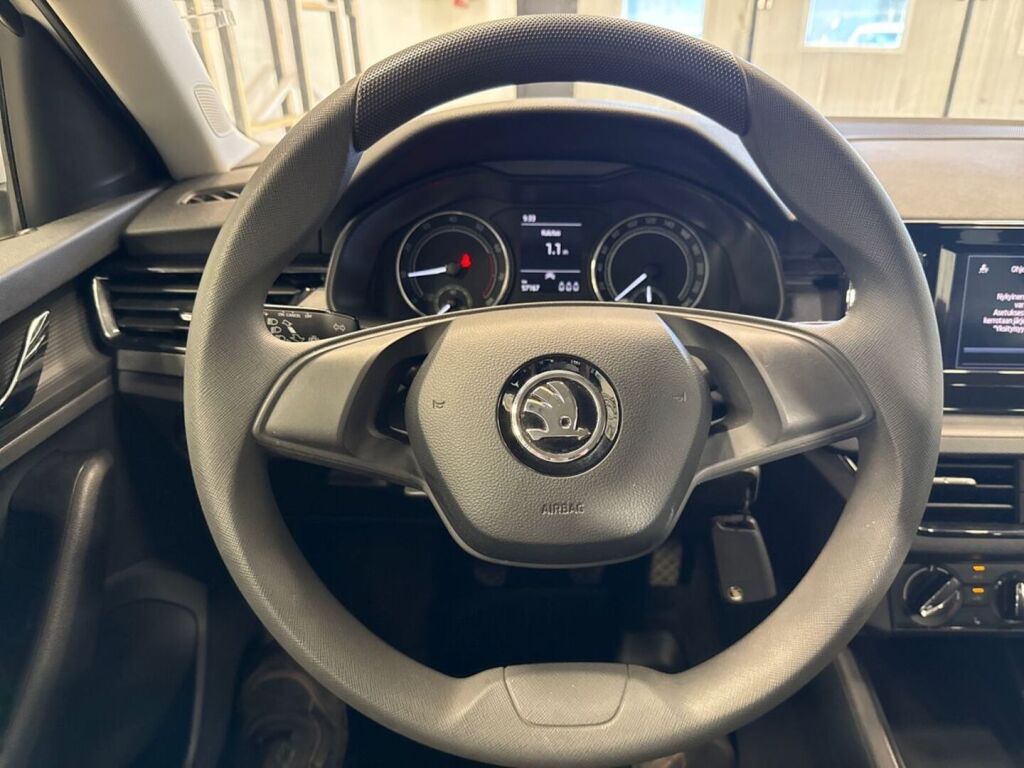 Skoda Scala 2021 Valkoinen