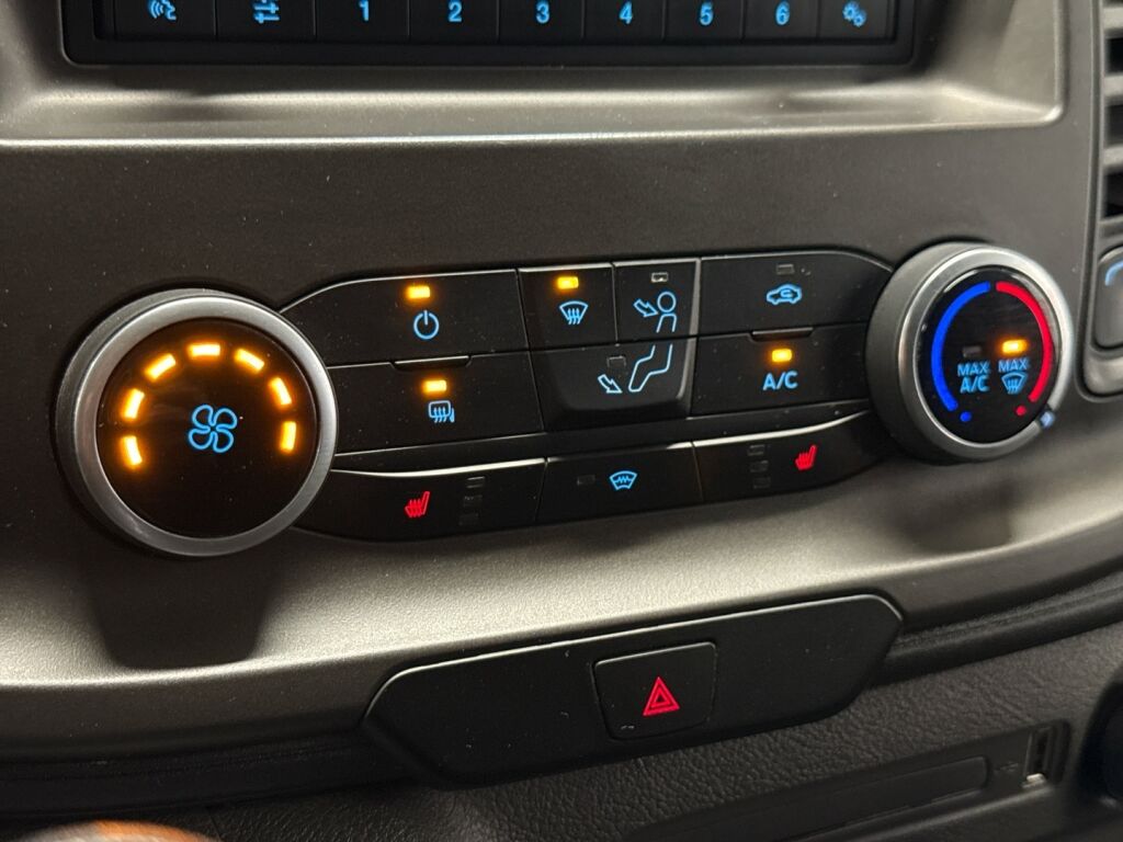 Ford Transit Custom 2021 Musta