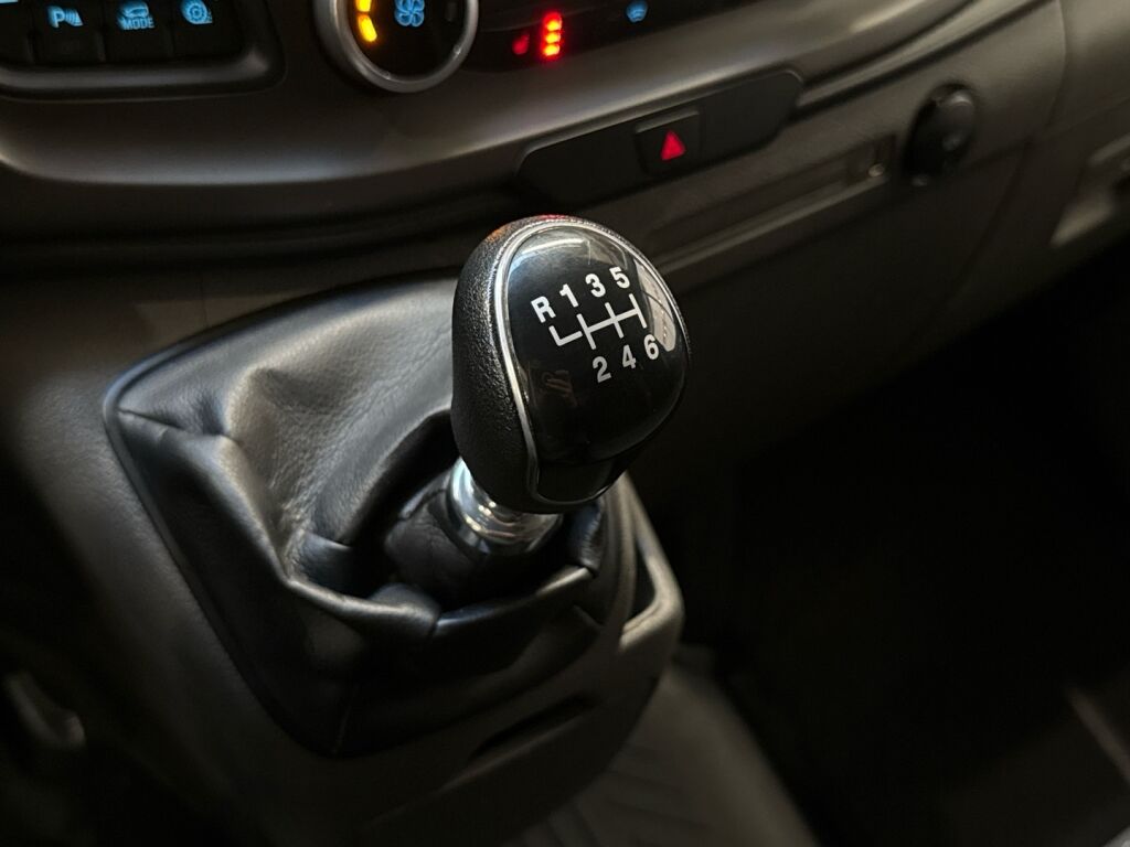 Ford Transit Custom 2021 Musta