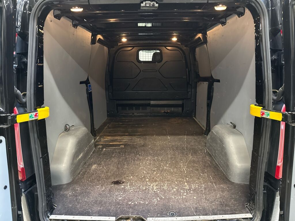 Ford Transit Custom 2021 Musta