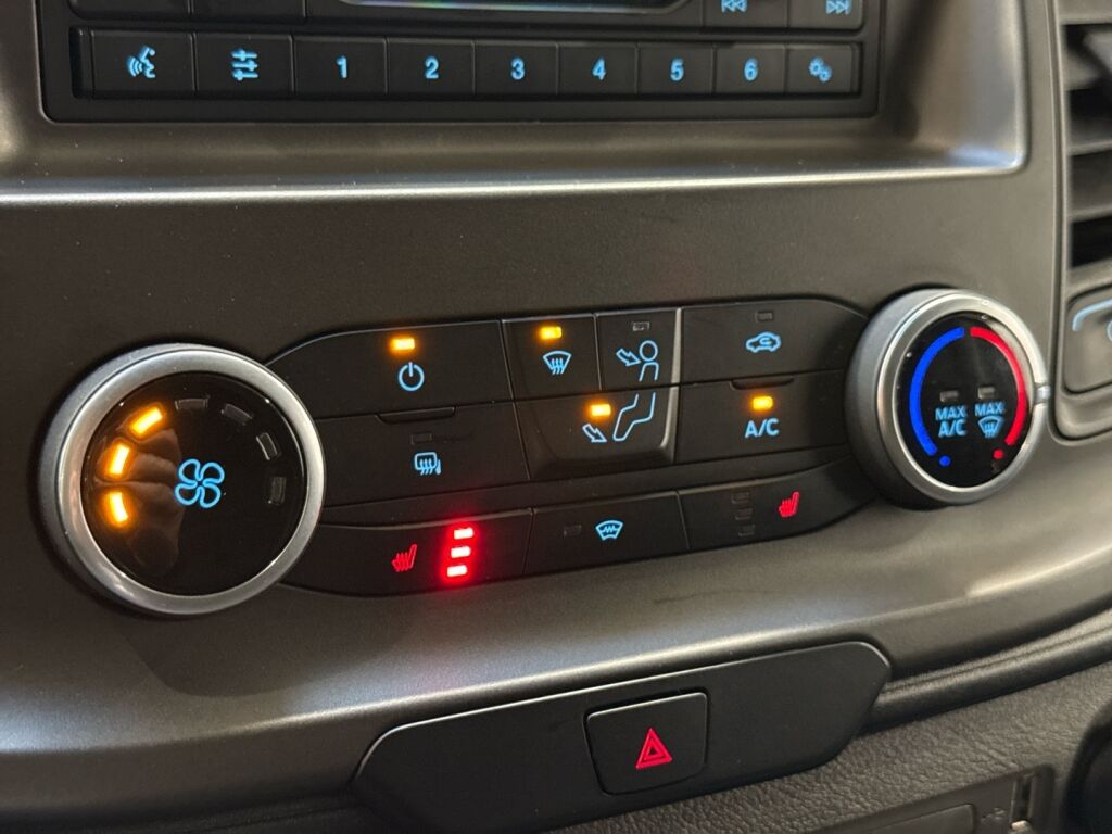 Ford Transit Custom 2021 Musta