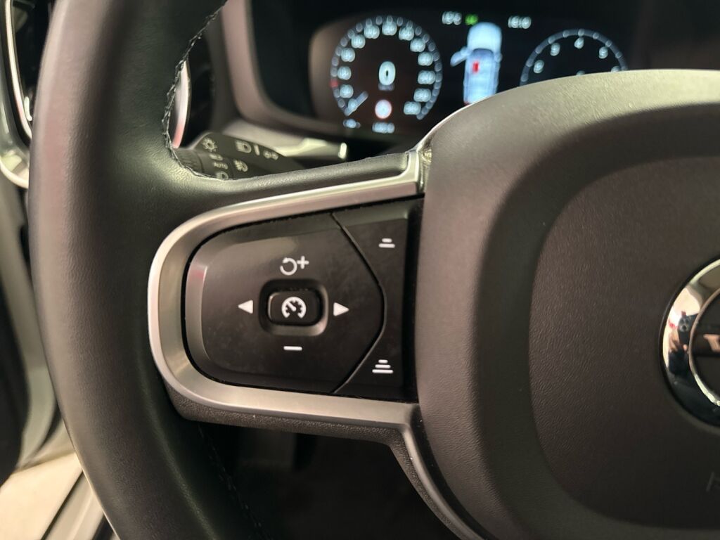 Volvo V60 2022 Valkoinen