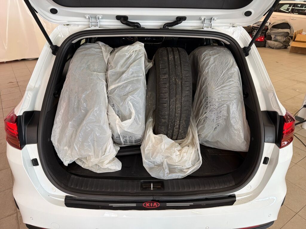 Kia Ceed 2021 Valkoinen