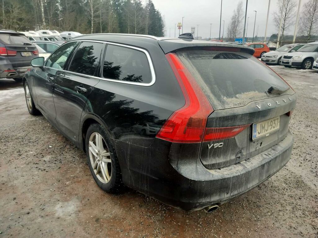 Volvo V90 2018 Musta