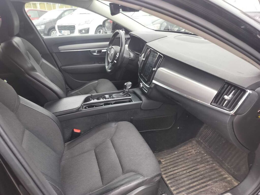 Volvo V90 2018 Musta