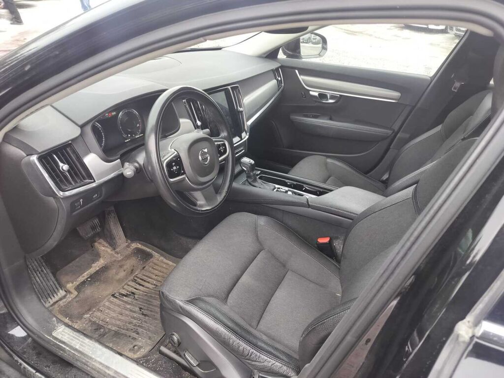 Volvo V90 2018 Musta