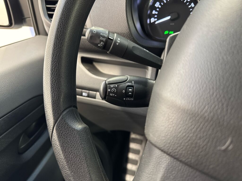 Peugeot Expert 2022 Valkoinen