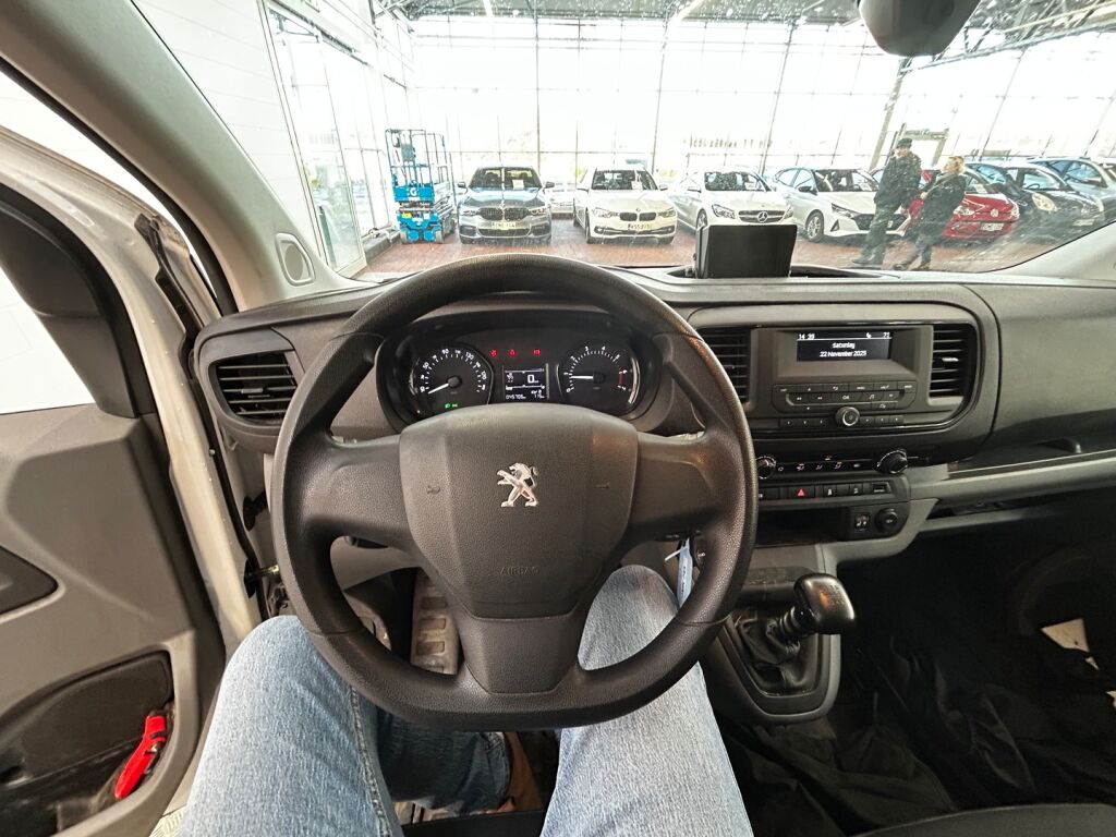 Peugeot Expert 2022 Valkoinen