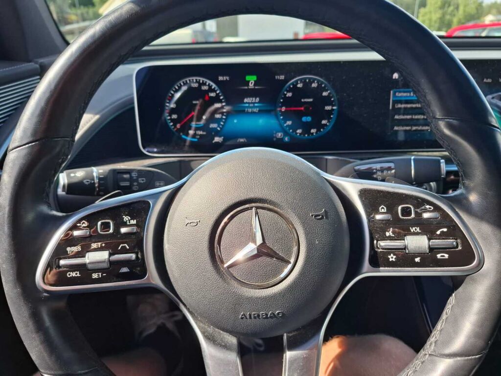 Mercedes-Benz EQC 2020 Musta