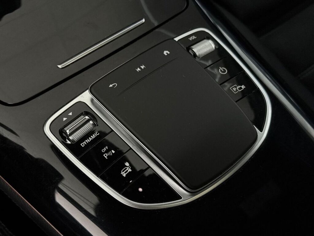 Mercedes-Benz EQC 2020 Musta
